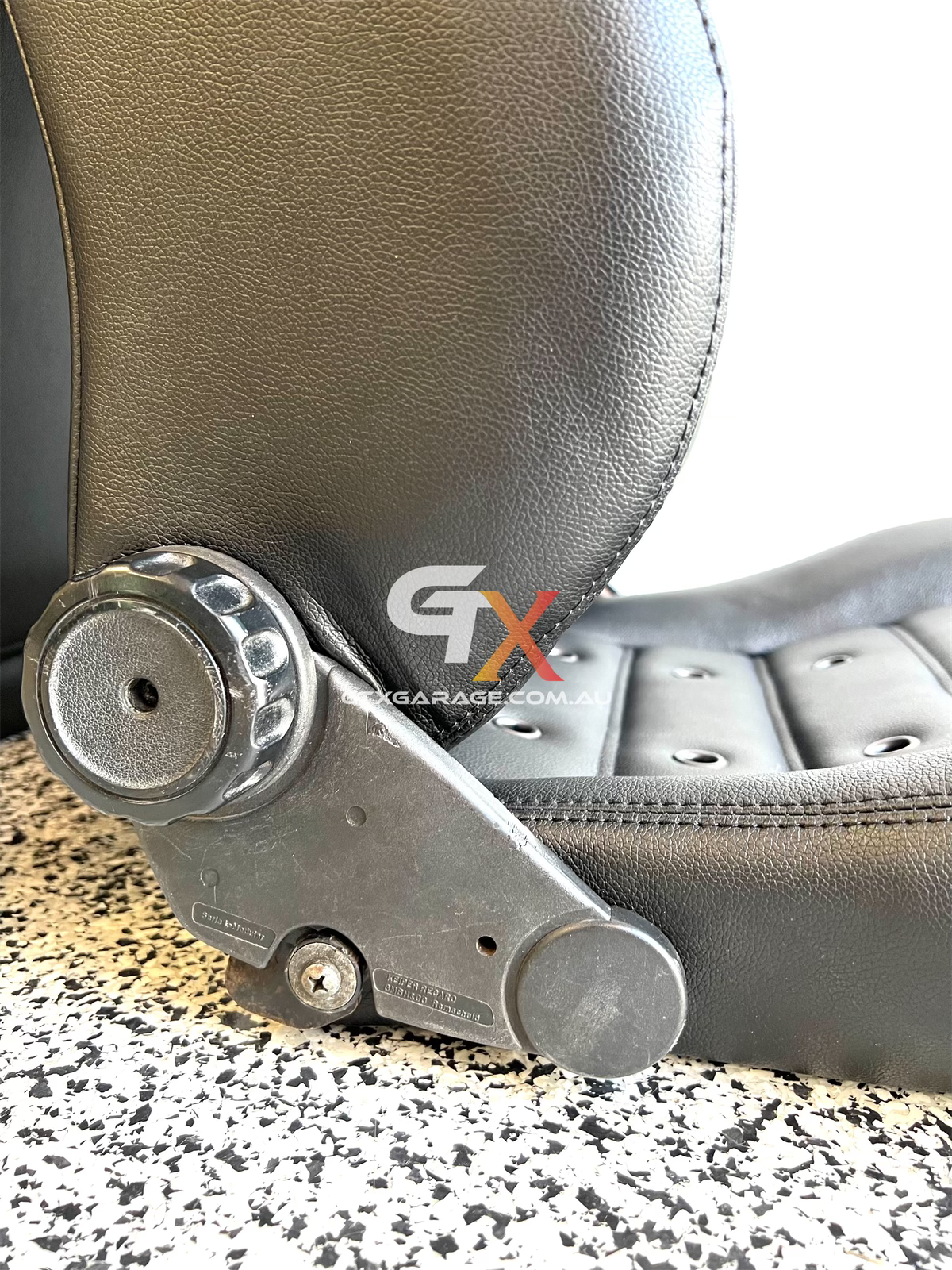 RECARO LS Fishnet Eyelets