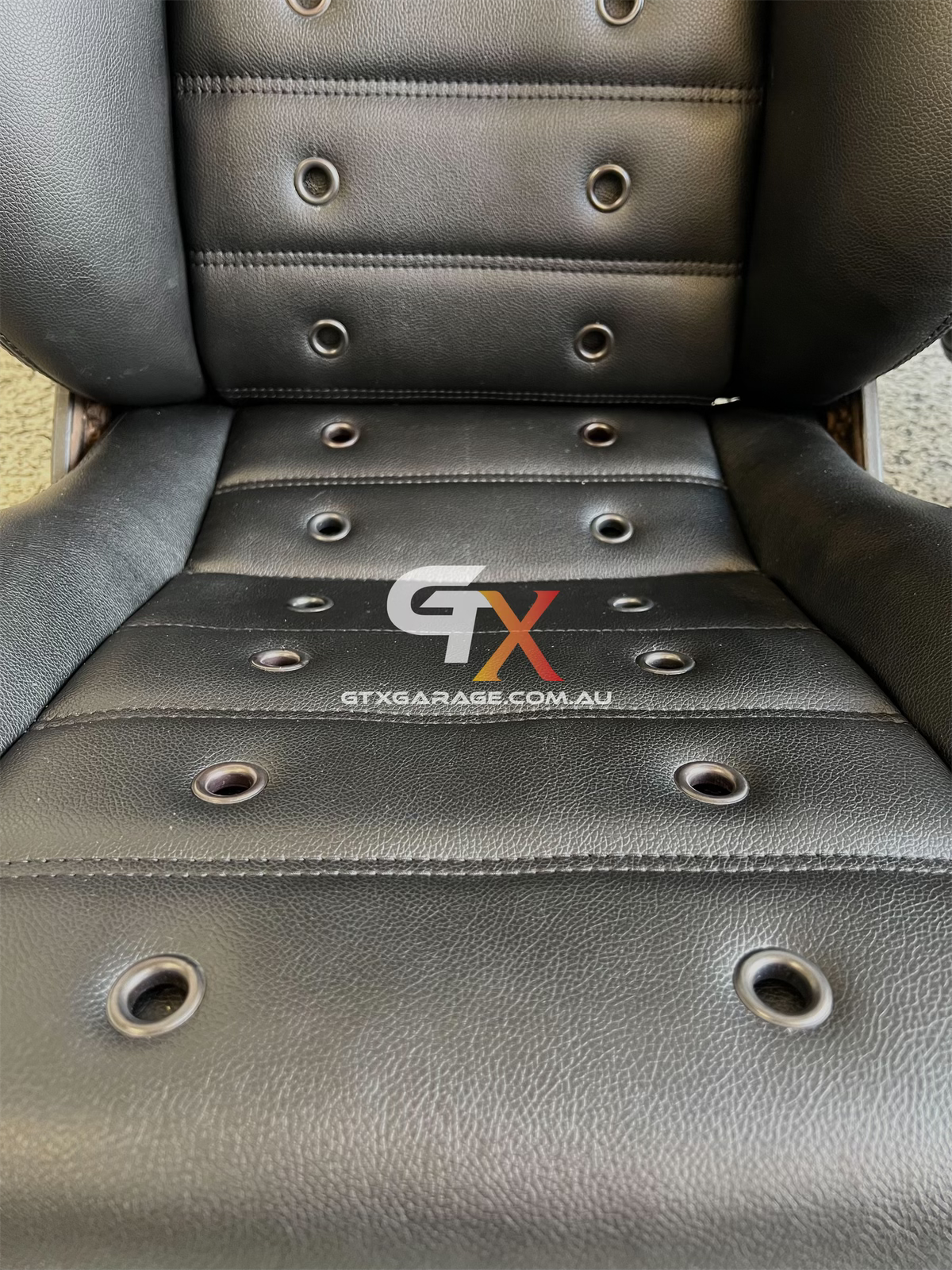 RECARO LS Fishnet Eyelets